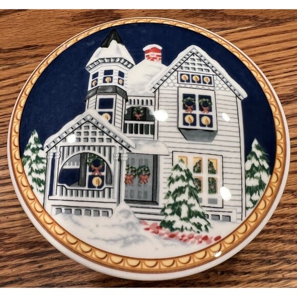 Mikasa Victorian Holiday Round Porcelain Trinket Box Discontinued Winter - Picture 6 of 6